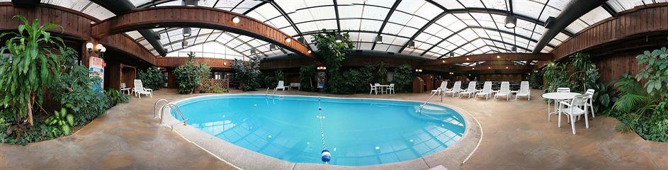Pool Meeting Area